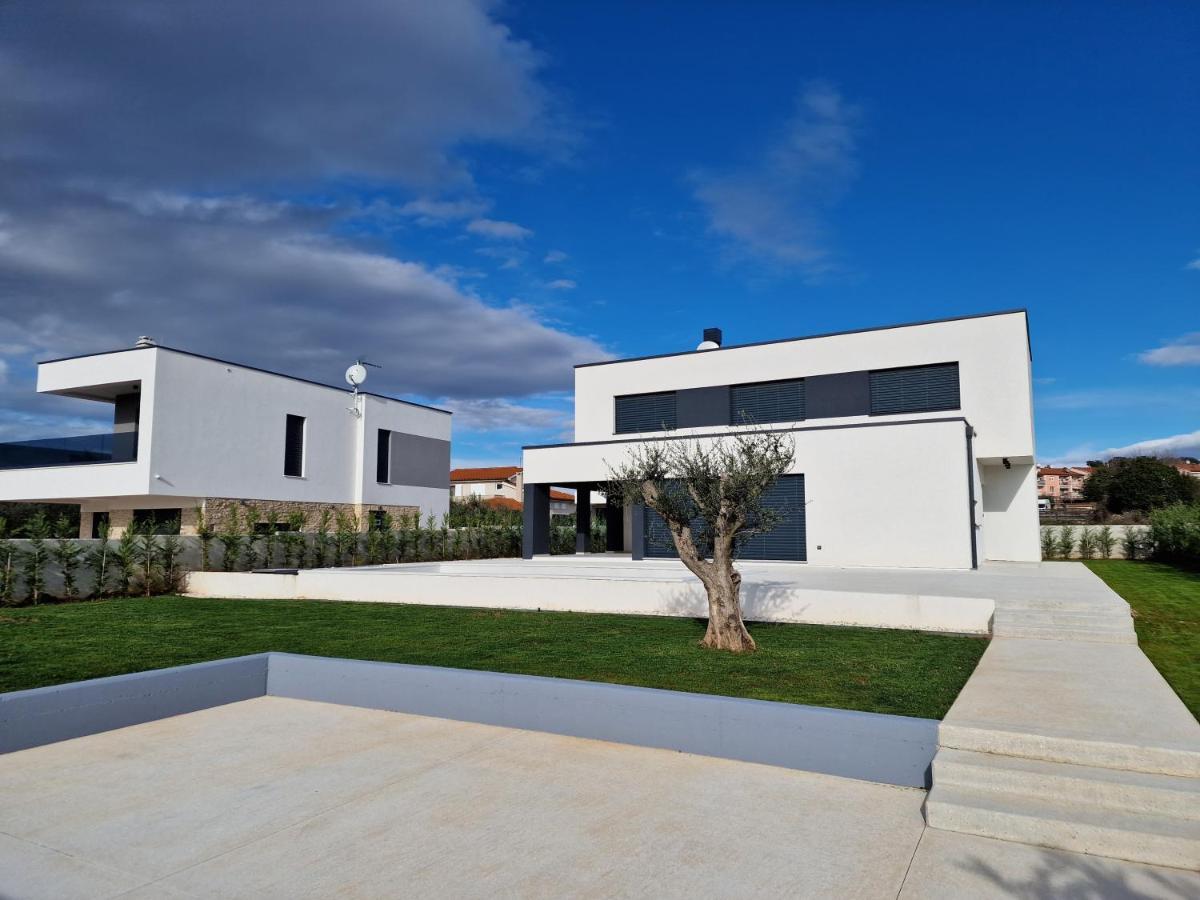 Amazing Private Villa With Outdoor Swimming Pool In Vodnjan Exterior photo